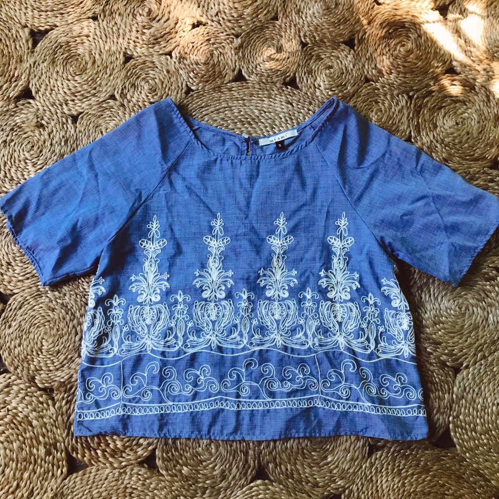 ✰ Francesca’s Embroidered Top ✰